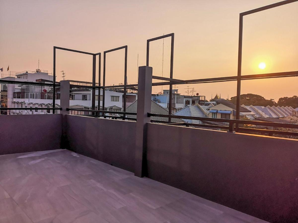 Yakthai Poshtel Bangkok Ngoại thất bức ảnh
