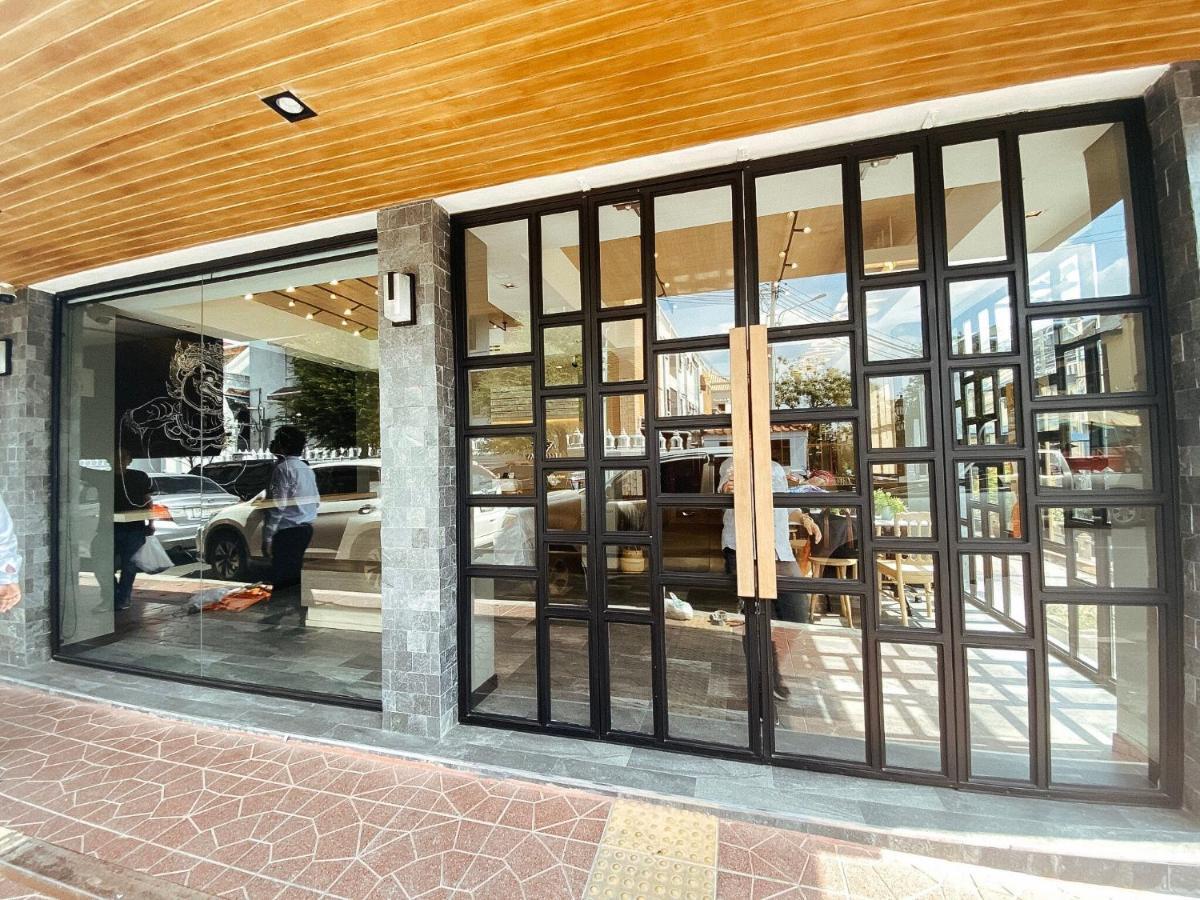 Yakthai Poshtel Bangkok Ngoại thất bức ảnh
